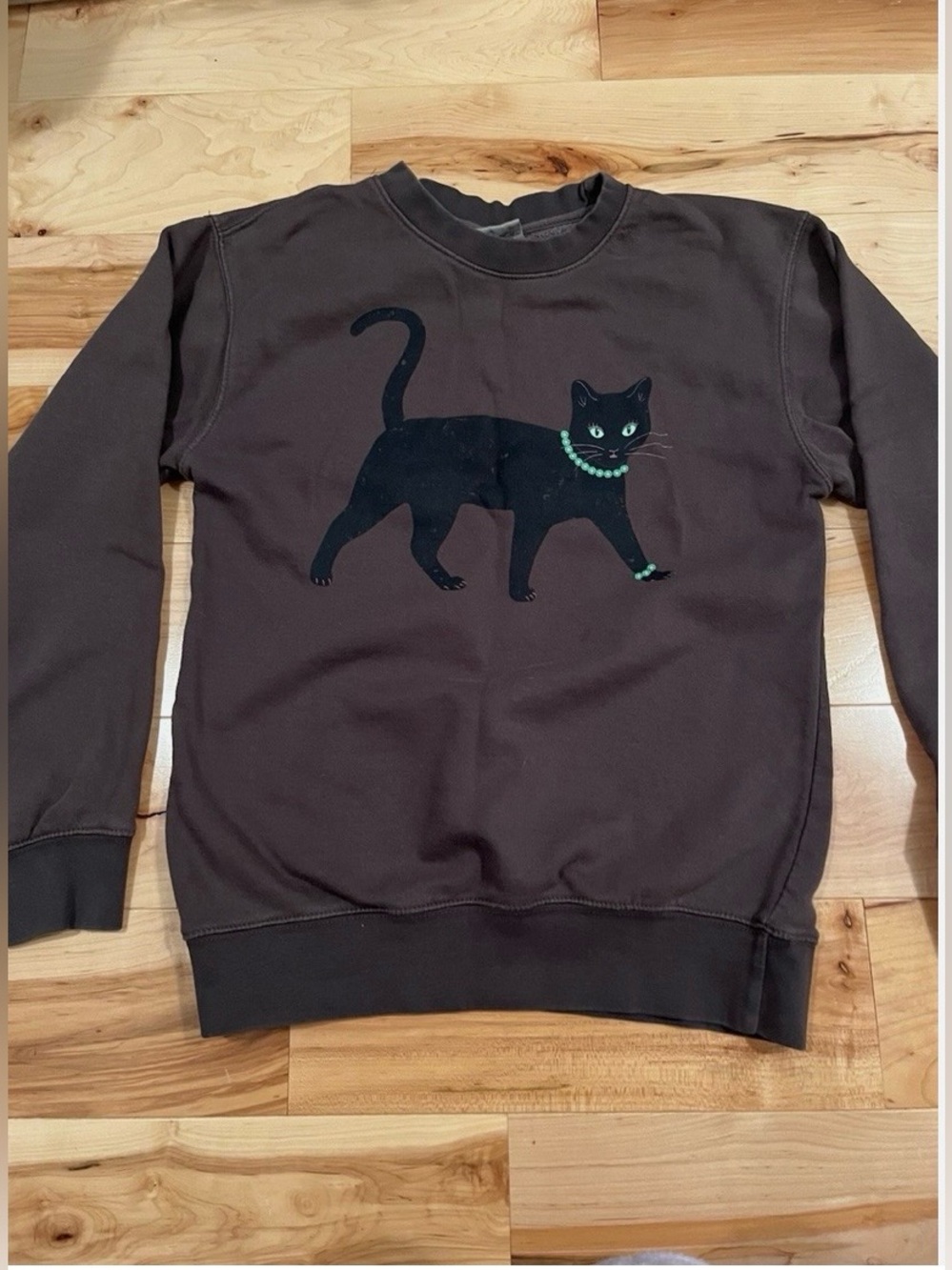 Gray Halloween Sweatshirt with Black Cat Graphic and Green Accents